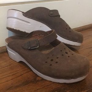 Dansko Brown Nubuck Mary Jane Mules 38